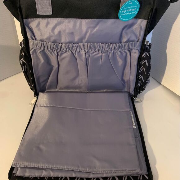 NEW iPack Versatile Diaper Bag Converts to Backpack or A Carrying Bag - Picture 4 of 8